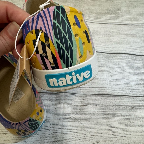 Native NWT Jefferson Print Sneakers - Picture 8 of 9